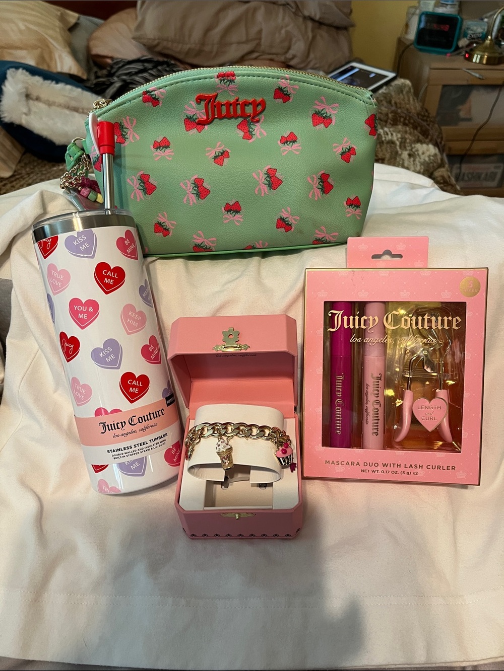 NWOT Juicy Couture Green Strawberry Print Cosmetic Pouch with Gold Logo 4pc set